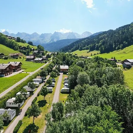 Camping Le Clos Du Pin *